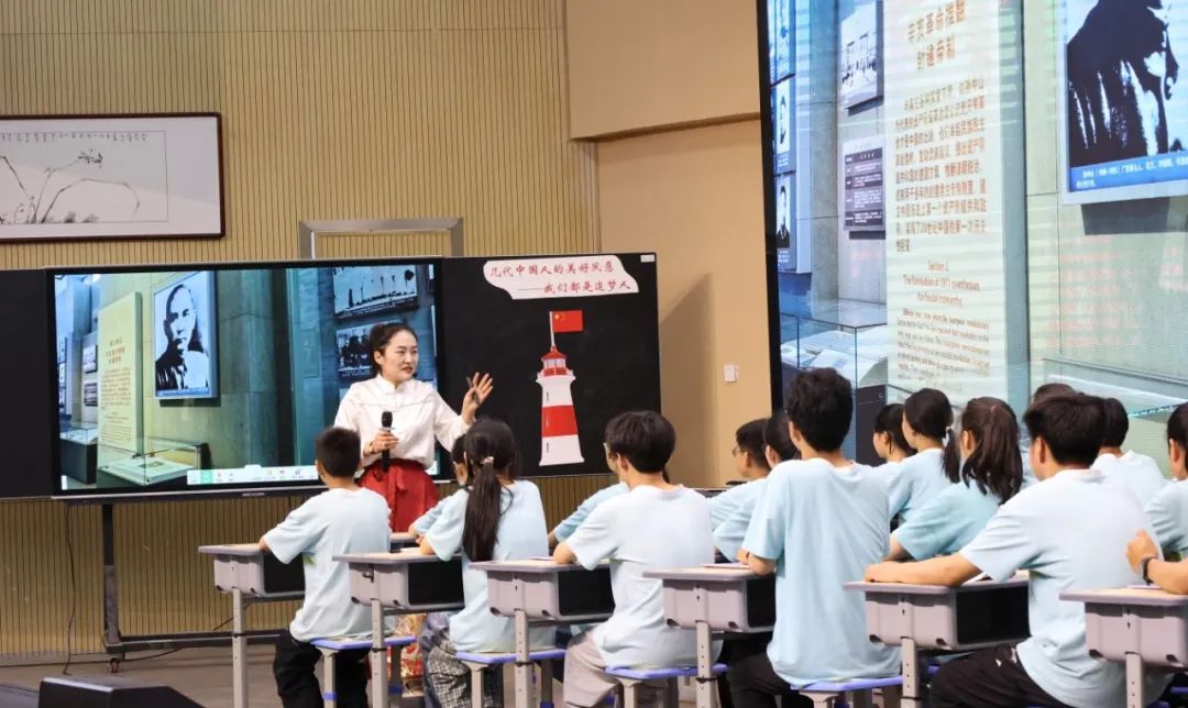 城区小学第二协作区“厚植爱国情怀 共筑伟大梦想”观摩研讨活动在宿州市金海小学举行 第12张 城区小学第二协作区“厚植爱国情怀 共筑伟大梦想”观摩研讨活动在宿州市金海小学举行 第12张