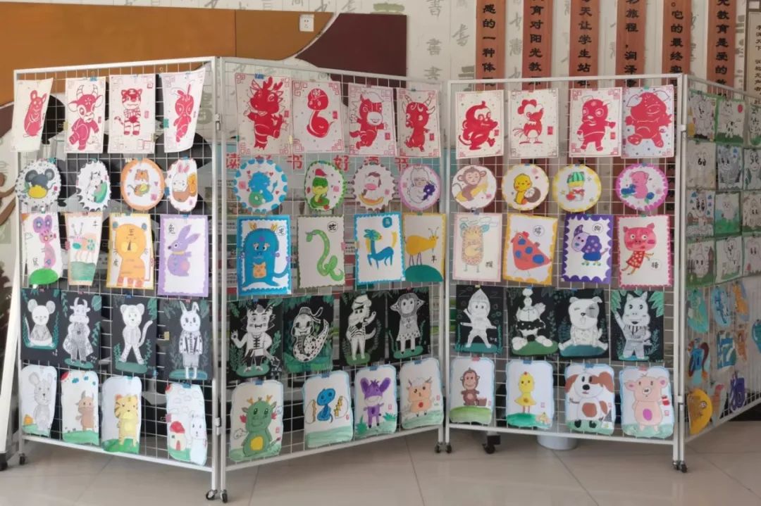 陵城区第二实验小学“七彩童年 ”美术展活动 第9张 陵城区第二实验小学“七彩童年 ”美术展活动 第9张