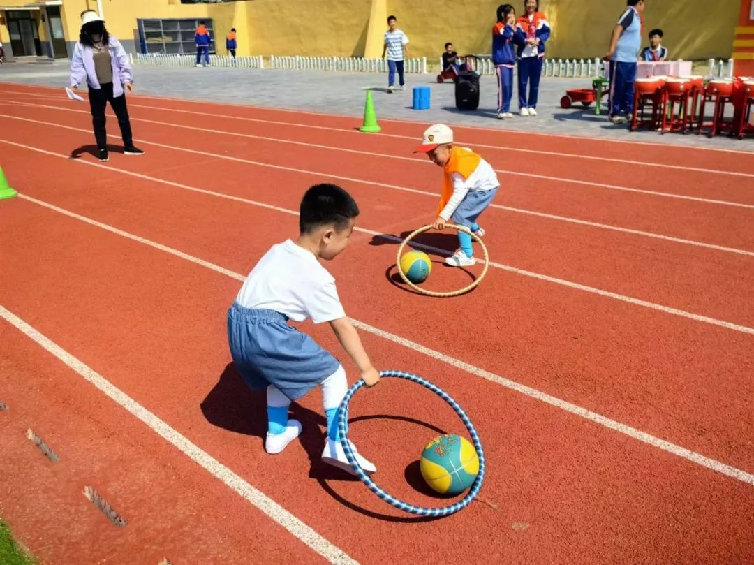 【创新·一小】新民市城区第一小学幼儿园“缤纷六一  童心飞扬”庆“六一”亲子运动会 第41张