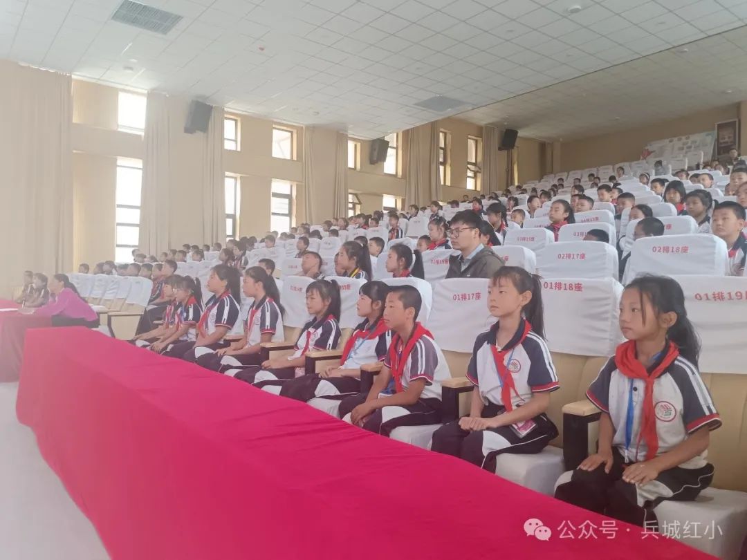 三五九旅红军小学举行航空科普知识讲座 启迪未来科技梦想 第4张 三五九旅红军小学举行航空科普知识讲座 启迪未来科技梦想 第4张