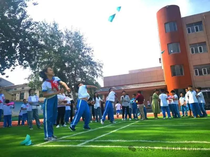 放飞梦想 快乐成长——和平小学学科融合实践活动之纸飞机大赛 第19张 放飞梦想 快乐成长——和平小学学科融合实践活动之纸飞机大赛 第19张