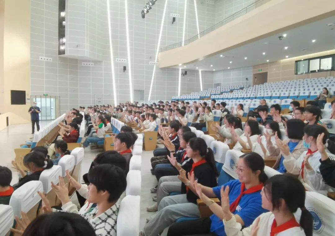 为“心”赋能,“赢”接中考——振兴花园学校举行2024年中考考前心理调适讲座 第3张