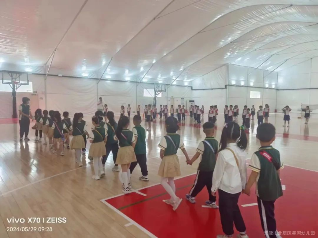 你好,小学!---星河幼儿园大班参观小学初体验! 第8张 你好,小学!---星河幼儿园大班参观小学初体验! 第8张