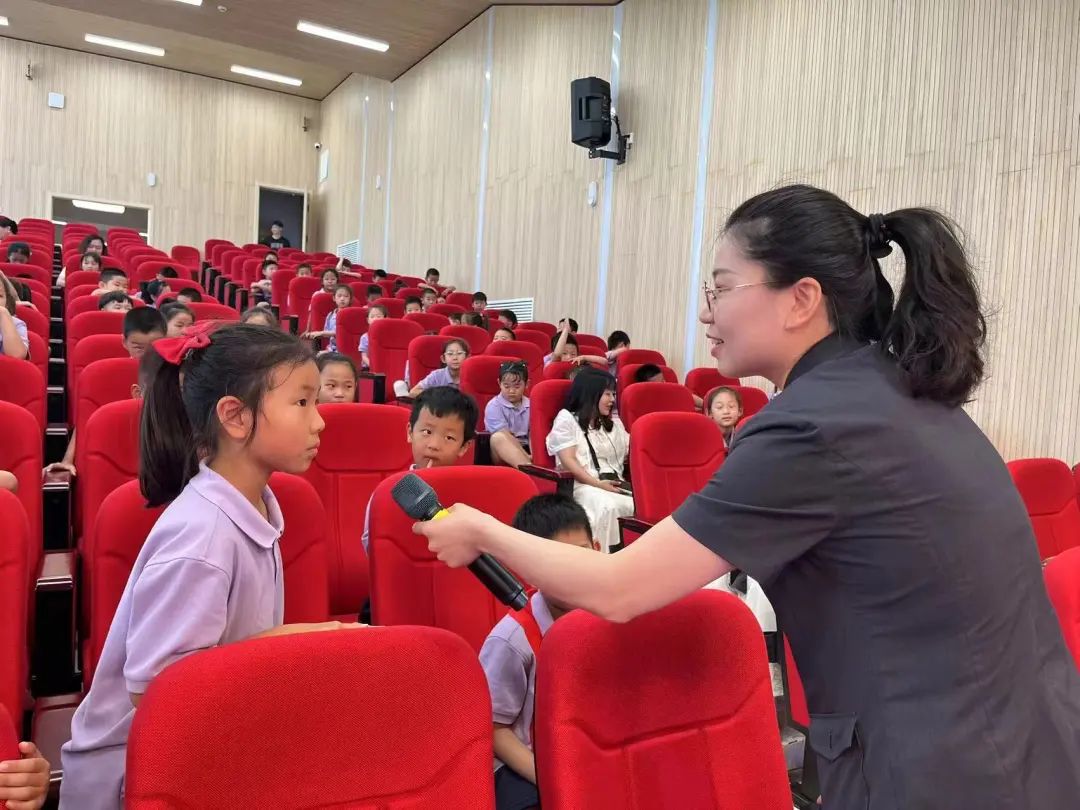 法伴少年行 护航助成长—仓盛路小学法治进校园活动 第14张 法伴少年行 护航助成长—仓盛路小学法治进校园活动 第14张