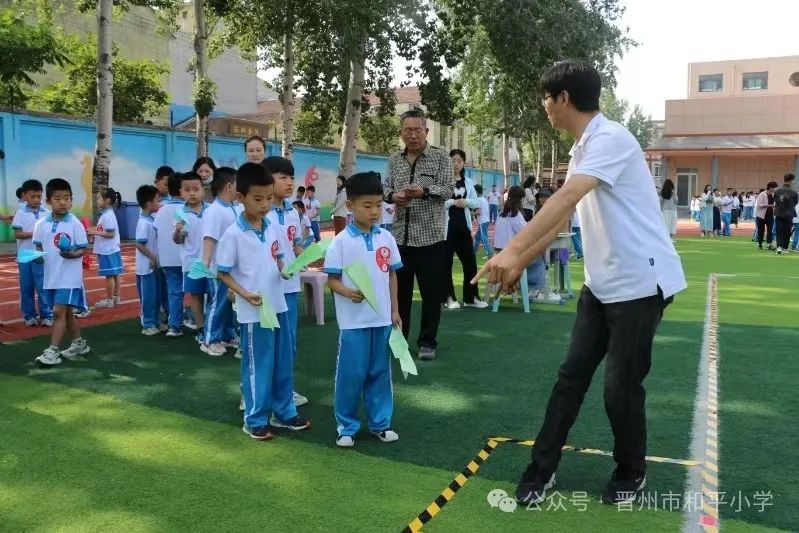 放飞梦想 快乐成长——和平小学学科融合实践活动之纸飞机大赛 第17张 放飞梦想 快乐成长——和平小学学科融合实践活动之纸飞机大赛 第17张