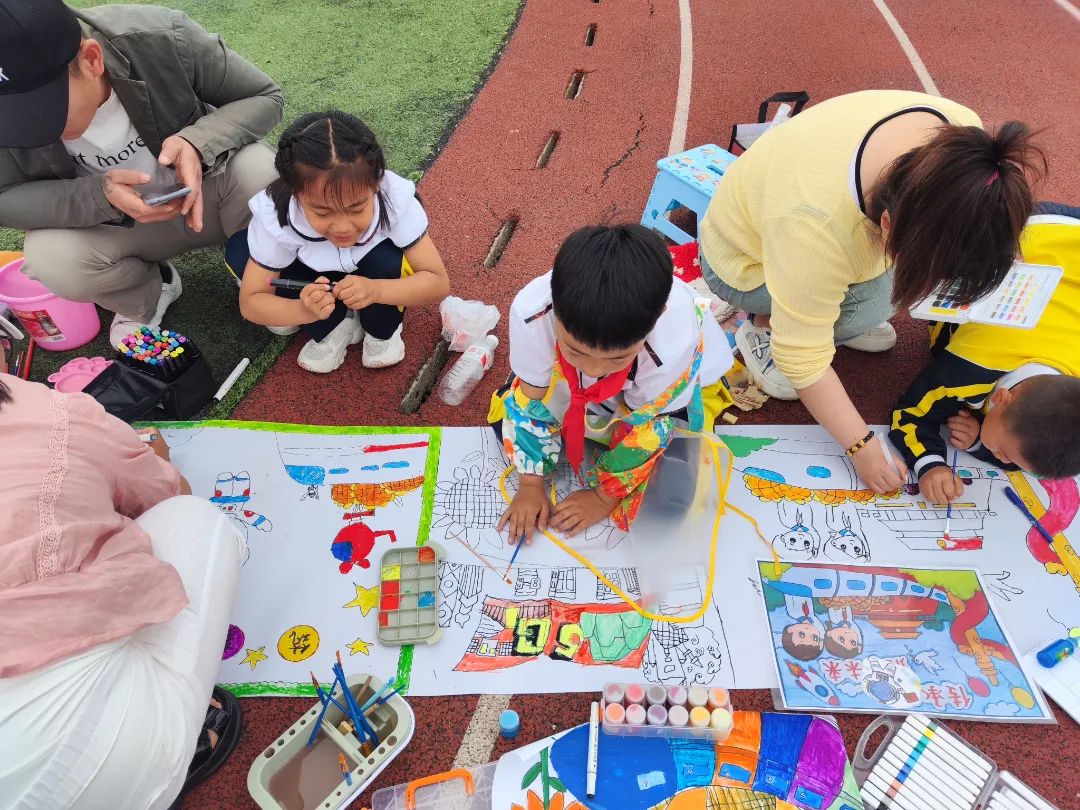 三十里堡小学(一小校区)“童心筑梦  共绘未来”主题大队会暨庆六一百米共绘活动 第70张
