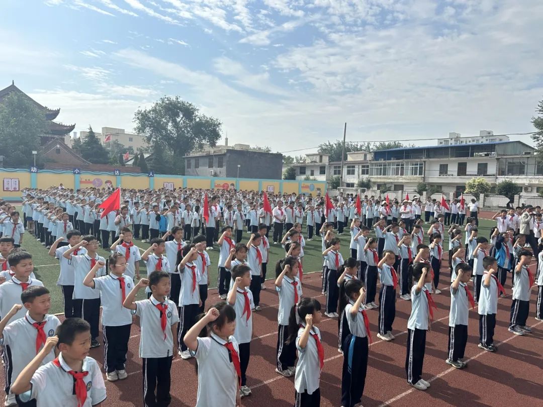 “红领巾 爱祖国”——耿庄小学少先队入队仪式 第20张
