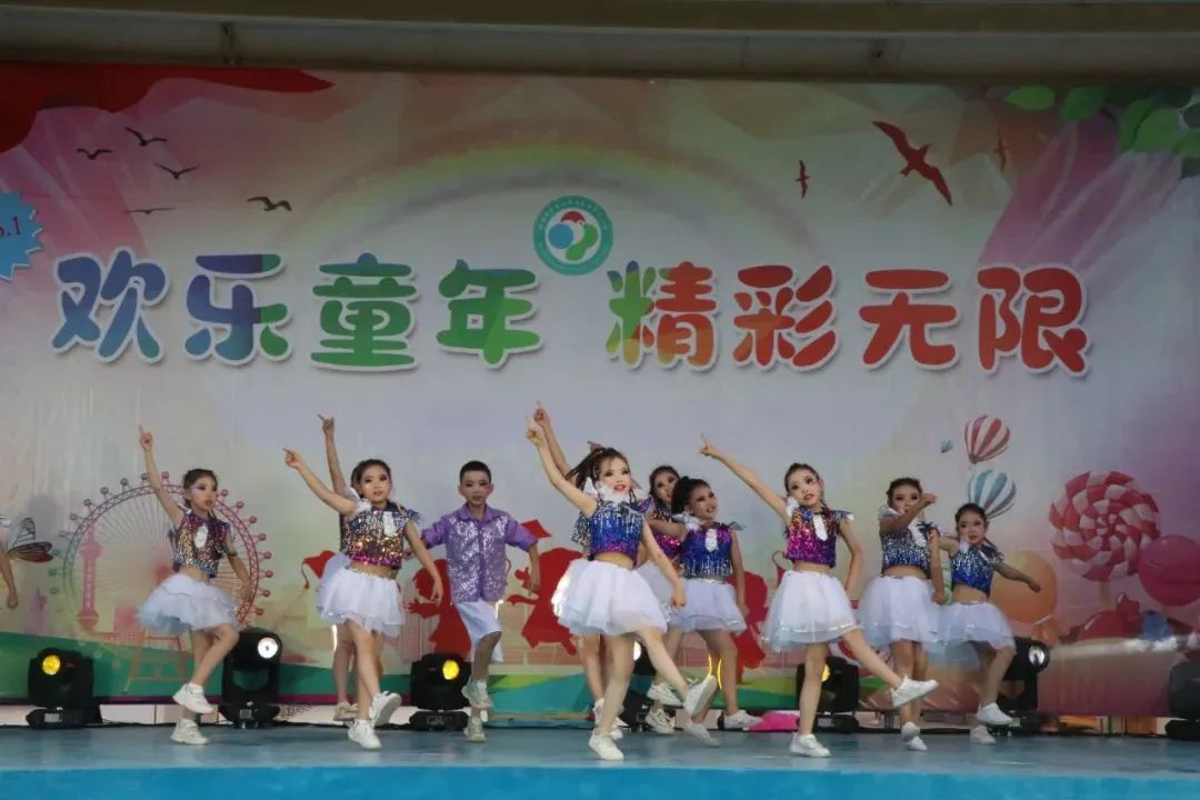 【三中三小教育集团】五家渠第三小学“红领巾爱祖国”庆六一芦笛校园艺术节文艺演出 第60张 【三中三小教育集团】五家渠第三小学“红领巾爱祖国”庆六一芦笛校园艺术节文艺演出 第60张