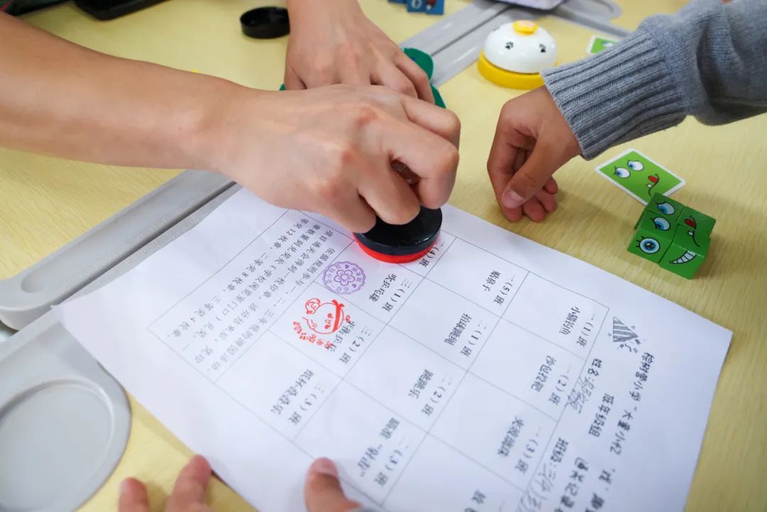 “红领巾 爱祖国”| 棕树营小学2024年“红领巾心向党 在阳光下成长”欢庆“六一”主题队日暨新队员入队仪式活动圆满举行 第104张 “红领巾 爱祖国”| 棕树营小学2024年“红领巾心向党 在阳光下成长”欢庆“六一”主题队日暨新队员入队仪式活动圆满举行 第104张