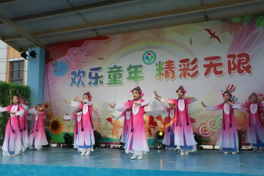 【三中三小教育集团】五家渠第三小学“红领巾爱祖国”庆六一芦笛校园艺术节文艺演出 第68张 【三中三小教育集团】五家渠第三小学“红领巾爱祖国”庆六一芦笛校园艺术节文艺演出 第68张