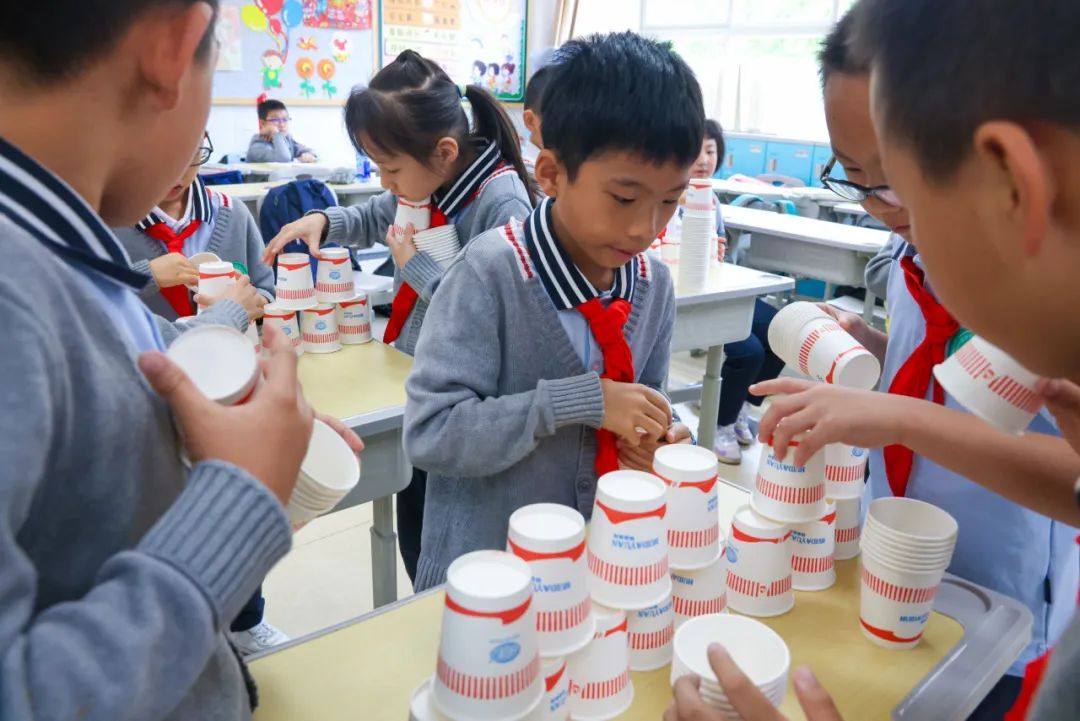 “红领巾 爱祖国”| 棕树营小学2024年“红领巾心向党 在阳光下成长”欢庆“六一”主题队日暨新队员入队仪式活动圆满举行 第125张 “红领巾 爱祖国”| 棕树营小学2024年“红领巾心向党 在阳光下成长”欢庆“六一”主题队日暨新队员入队仪式活动圆满举行 第125张