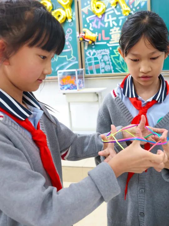 “红领巾 爱祖国”| 棕树营小学2024年“红领巾心向党 在阳光下成长”欢庆“六一”主题队日暨新队员入队仪式活动圆满举行 第97张 “红领巾 爱祖国”| 棕树营小学2024年“红领巾心向党 在阳光下成长”欢庆“六一”主题队日暨新队员入队仪式活动圆满举行 第97张