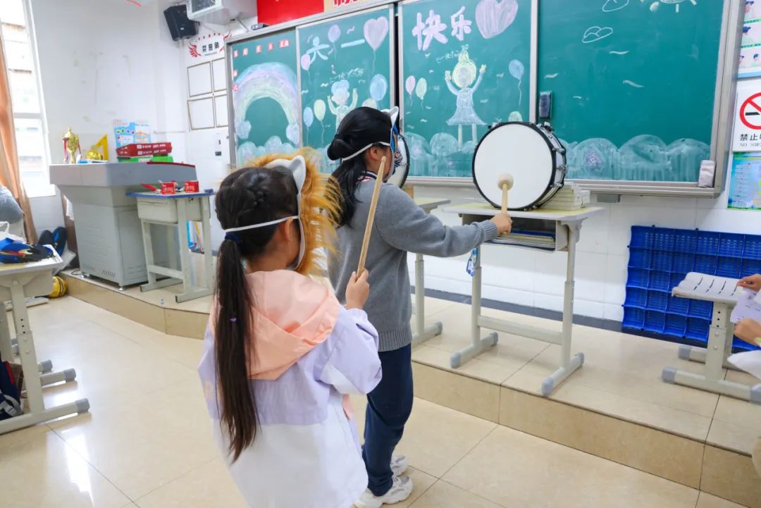 “红领巾 爱祖国”| 棕树营小学2024年“红领巾心向党 在阳光下成长”欢庆“六一”主题队日暨新队员入队仪式活动圆满举行 第109张 “红领巾 爱祖国”| 棕树营小学2024年“红领巾心向党 在阳光下成长”欢庆“六一”主题队日暨新队员入队仪式活动圆满举行 第109张