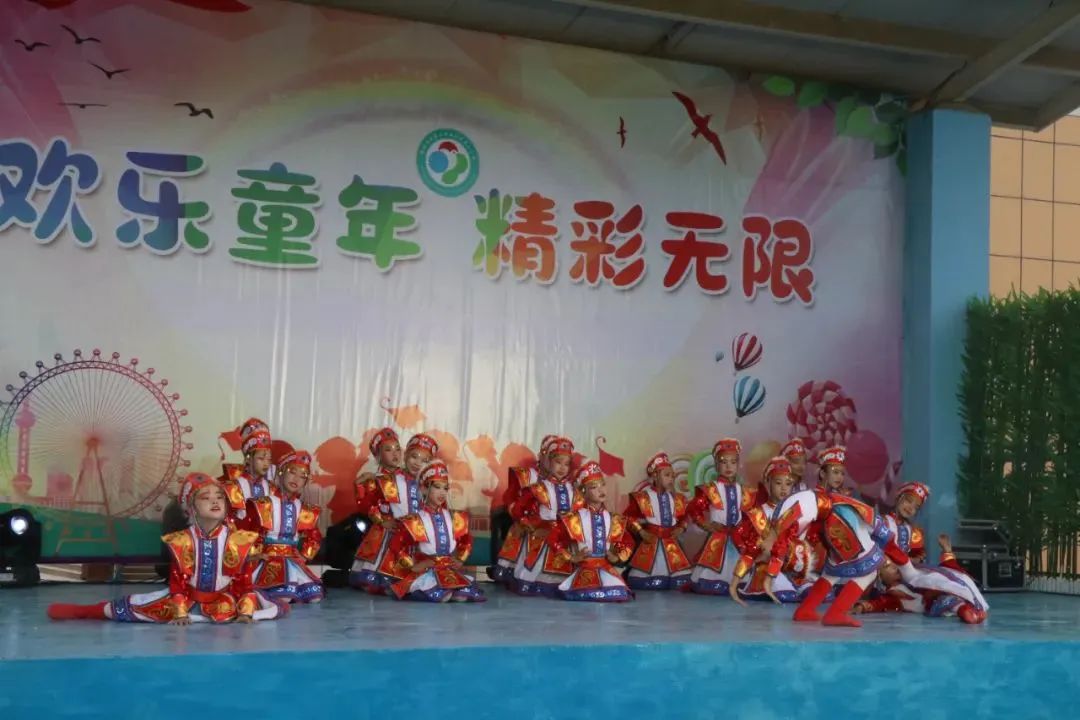 【三中三小教育集团】五家渠第三小学“红领巾爱祖国”庆六一芦笛校园艺术节文艺演出 第39张 【三中三小教育集团】五家渠第三小学“红领巾爱祖国”庆六一芦笛校园艺术节文艺演出 第39张