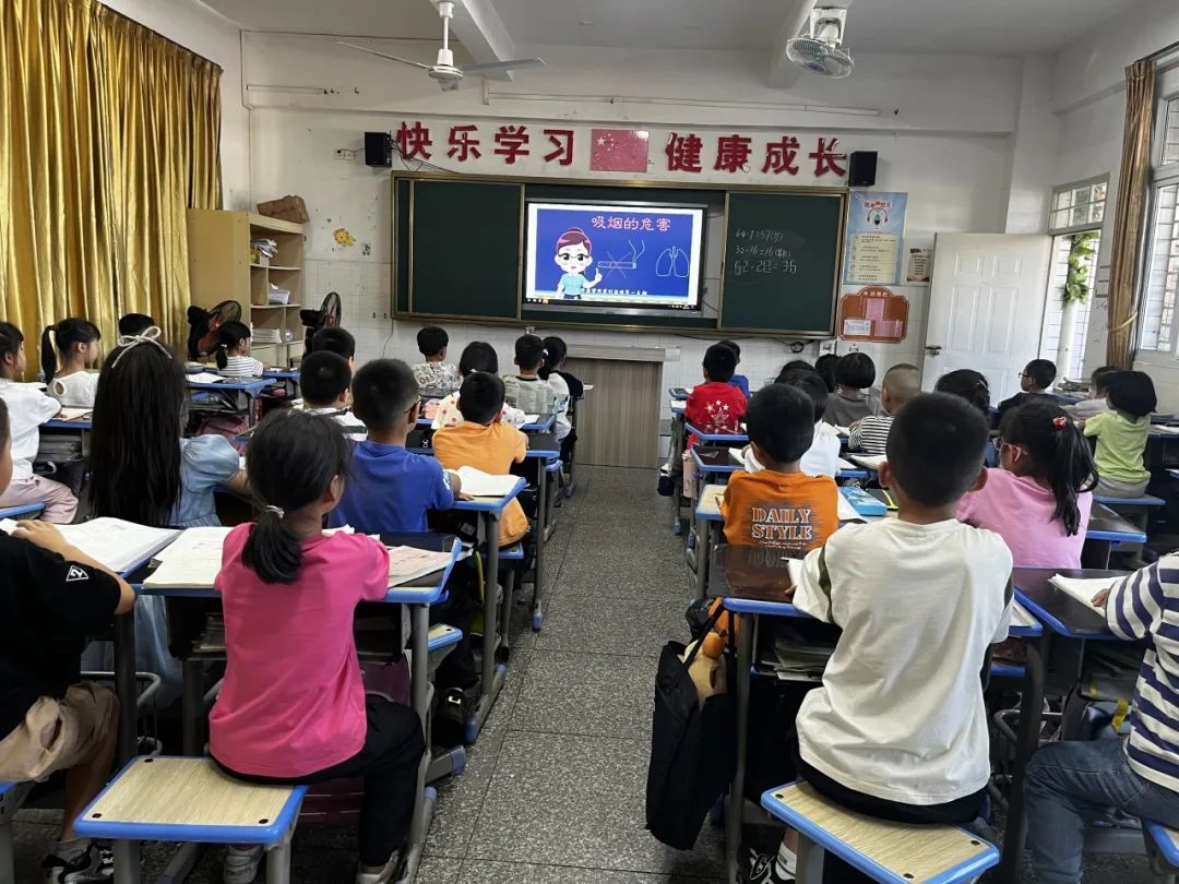 红领巾爱祖国——东石镇第二中心小学、檗谷小学开展一年级入队前教育活动 第10张 红领巾爱祖国——东石镇第二中心小学、檗谷小学开展一年级入队前教育活动 第10张