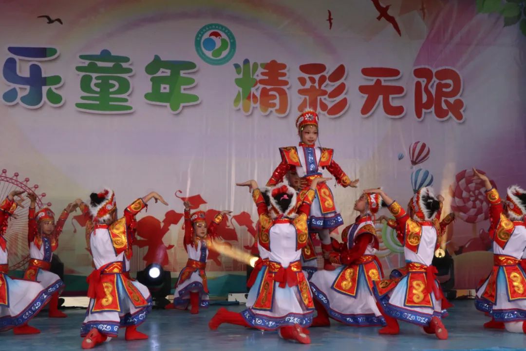 【三中三小教育集团】五家渠第三小学“红领巾爱祖国”庆六一芦笛校园艺术节文艺演出 第42张 【三中三小教育集团】五家渠第三小学“红领巾爱祖国”庆六一芦笛校园艺术节文艺演出 第42张