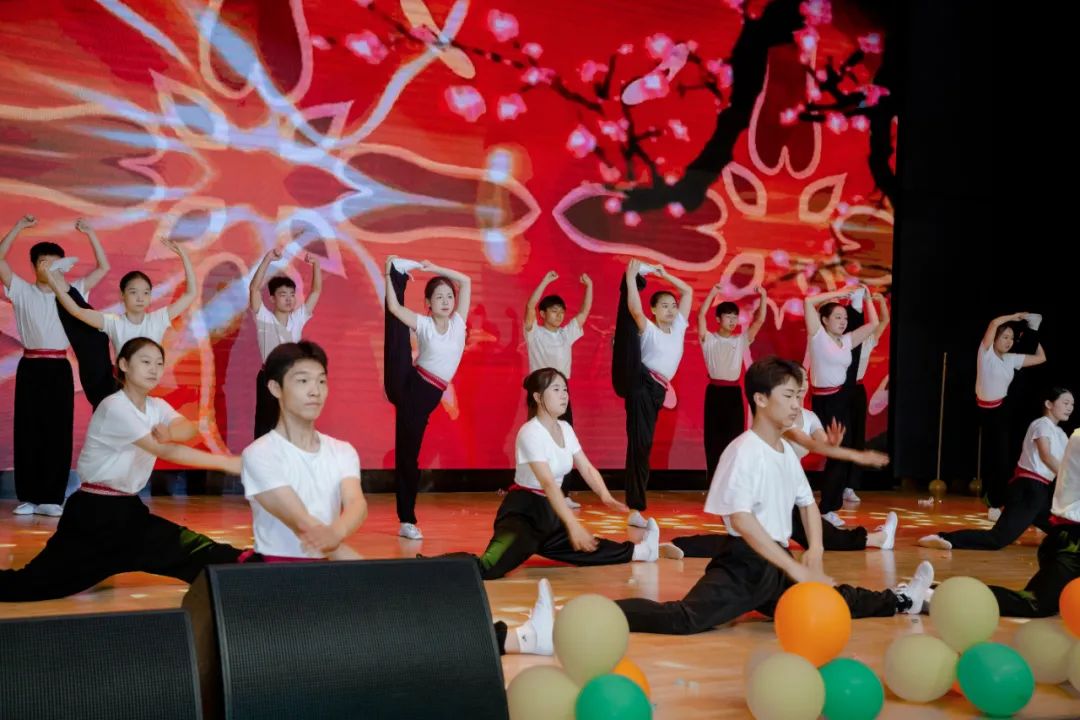 淮安艺校助力山阳湖小学“六一”盛典,以艺术之光点亮童心 第11张 淮安艺校助力山阳湖小学“六一”盛典,以艺术之光点亮童心 第11张
