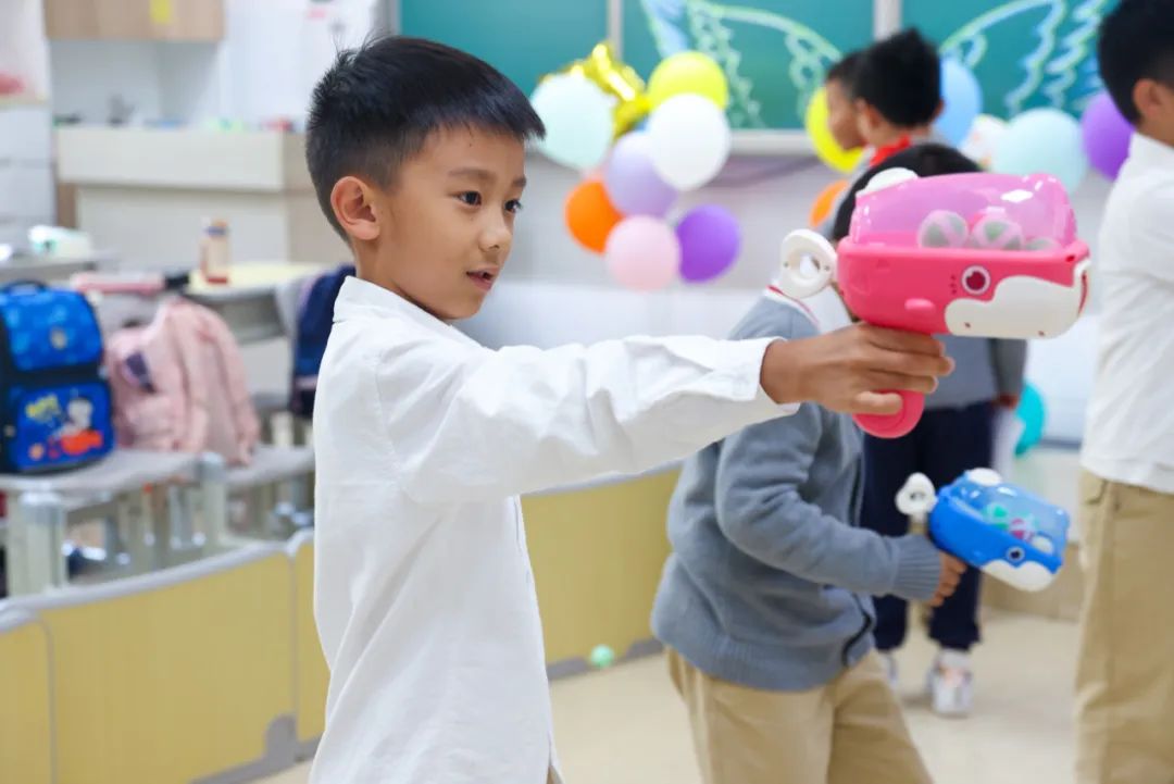“红领巾 爱祖国”| 棕树营小学2024年“红领巾心向党 在阳光下成长”欢庆“六一”主题队日暨新队员入队仪式活动圆满举行 第95张 “红领巾 爱祖国”| 棕树营小学2024年“红领巾心向党 在阳光下成长”欢庆“六一”主题队日暨新队员入队仪式活动圆满举行 第95张