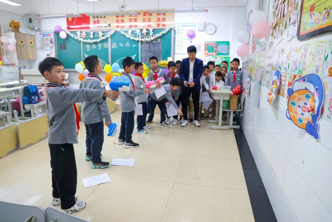 “红领巾 爱祖国”| 棕树营小学2024年“红领巾心向党 在阳光下成长”欢庆“六一”主题队日暨新队员入队仪式活动圆满举行 第89张 “红领巾 爱祖国”| 棕树营小学2024年“红领巾心向党 在阳光下成长”欢庆“六一”主题队日暨新队员入队仪式活动圆满举行 第89张