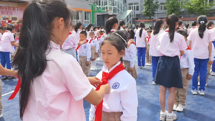 红领巾爱祖国!公园路小学少先队迎来120名新队员 第18张 红领巾爱祖国!公园路小学少先队迎来120名新队员 第18张