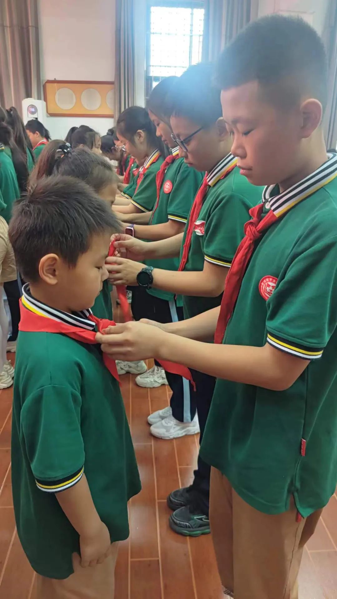 红领巾爱祖国-----景德镇市第四小学一年级入队仪式 第10张 红领巾爱祖国-----景德镇市第四小学一年级入队仪式 第10张