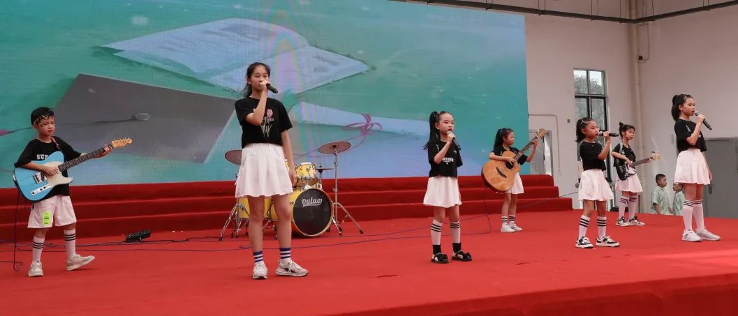 【喜迎六一】鲤城区第三实验小学“强国复兴有我,争做时代新人”庆六一表彰大会暨少年宫活动成果汇报展演(一) 第20张 【喜迎六一】鲤城区第三实验小学“强国复兴有我,争做时代新人”庆六一表彰大会暨少年宫活动成果汇报展演(一) 第20张