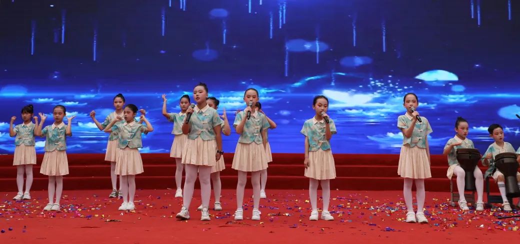【喜迎六一】鲤城区第三实验小学“强国复兴有我,争做时代新人”庆六一表彰大会暨少年宫活动成果汇报展演(一) 第26张 【喜迎六一】鲤城区第三实验小学“强国复兴有我,争做时代新人”庆六一表彰大会暨少年宫活动成果汇报展演(一) 第26张