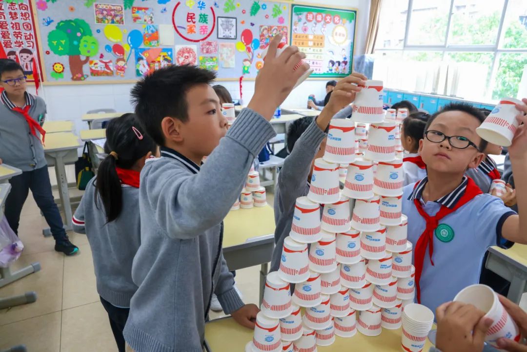 “红领巾 爱祖国”| 棕树营小学2024年“红领巾心向党 在阳光下成长”欢庆“六一”主题队日暨新队员入队仪式活动圆满举行 第127张 “红领巾 爱祖国”| 棕树营小学2024年“红领巾心向党 在阳光下成长”欢庆“六一”主题队日暨新队员入队仪式活动圆满举行 第127张