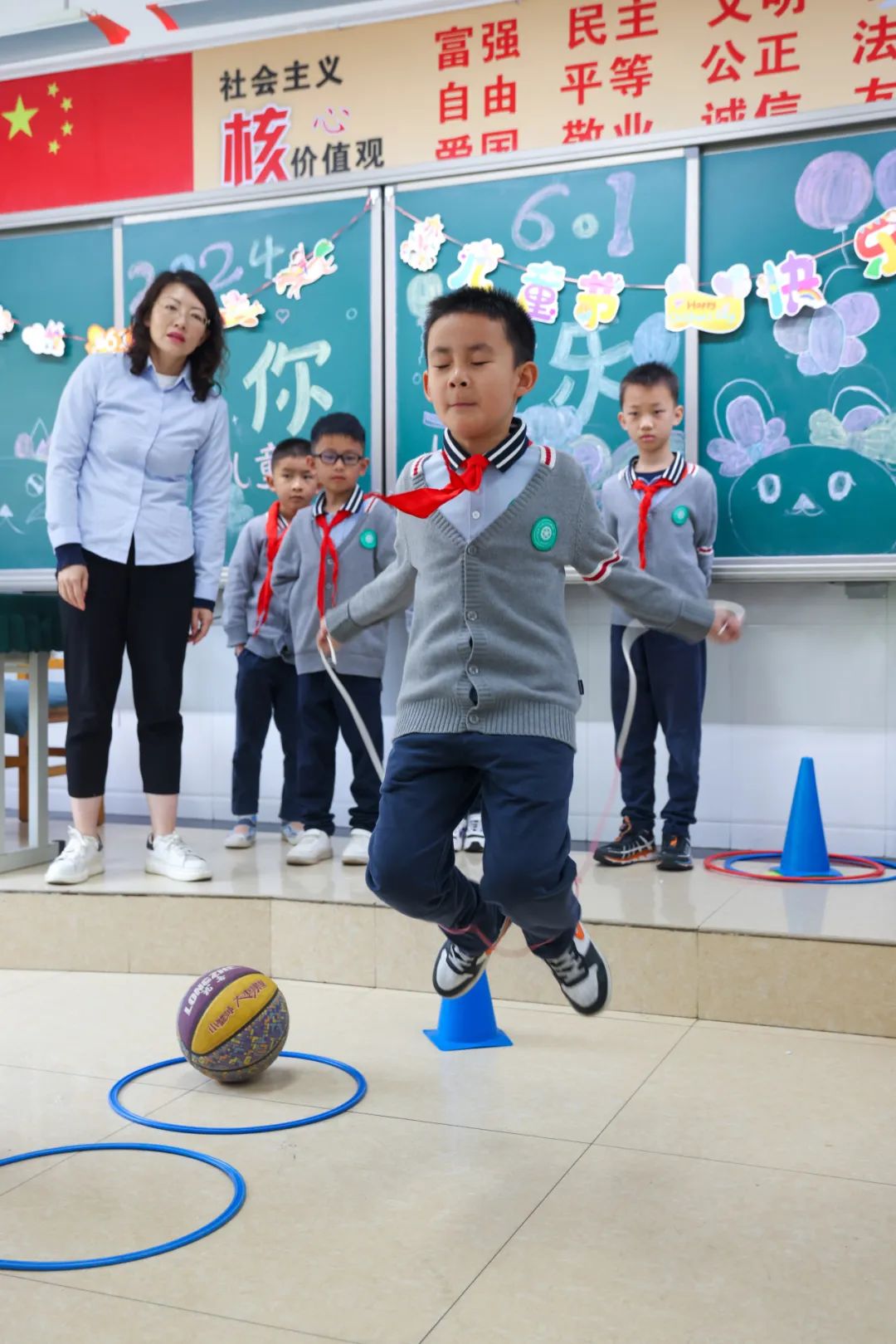 “红领巾 爱祖国”| 棕树营小学2024年“红领巾心向党 在阳光下成长”欢庆“六一”主题队日暨新队员入队仪式活动圆满举行 第83张 “红领巾 爱祖国”| 棕树营小学2024年“红领巾心向党 在阳光下成长”欢庆“六一”主题队日暨新队员入队仪式活动圆满举行 第83张