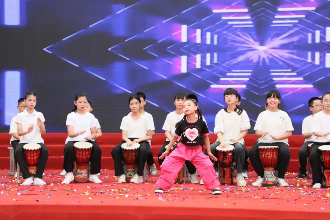 【喜迎六一】鲤城区第三实验小学“强国复兴有我,争做时代新人”庆六一表彰大会暨少年宫活动成果汇报展演(一) 第39张 【喜迎六一】鲤城区第三实验小学“强国复兴有我,争做时代新人”庆六一表彰大会暨少年宫活动成果汇报展演(一) 第39张