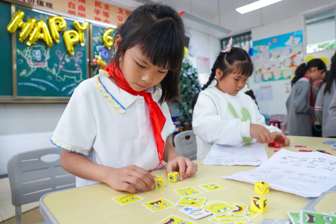 “红领巾 爱祖国”| 棕树营小学2024年“红领巾心向党 在阳光下成长”欢庆“六一”主题队日暨新队员入队仪式活动圆满举行 第100张 “红领巾 爱祖国”| 棕树营小学2024年“红领巾心向党 在阳光下成长”欢庆“六一”主题队日暨新队员入队仪式活动圆满举行 第100张