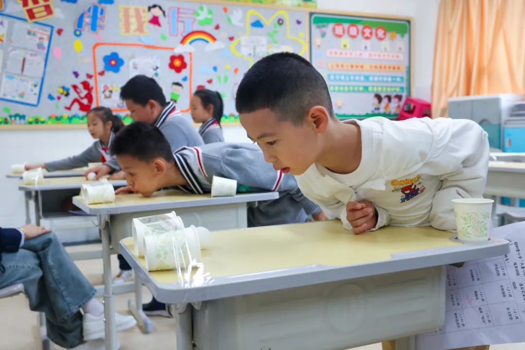 “红领巾 爱祖国”| 棕树营小学2024年“红领巾心向党 在阳光下成长”欢庆“六一”主题队日暨新队员入队仪式活动圆满举行 第114张 “红领巾 爱祖国”| 棕树营小学2024年“红领巾心向党 在阳光下成长”欢庆“六一”主题队日暨新队员入队仪式活动圆满举行 第114张
