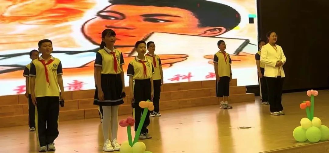 【实验小学·全环境立德树人】叮咚!来自夏天的告白——青岛西海岸新区实验小学举行“争做新时代好少年”欢庆“六一”活动 第21张 【实验小学·全环境立德树人】叮咚!来自夏天的告白——青岛西海岸新区实验小学举行“争做新时代好少年”欢庆“六一”活动 第21张