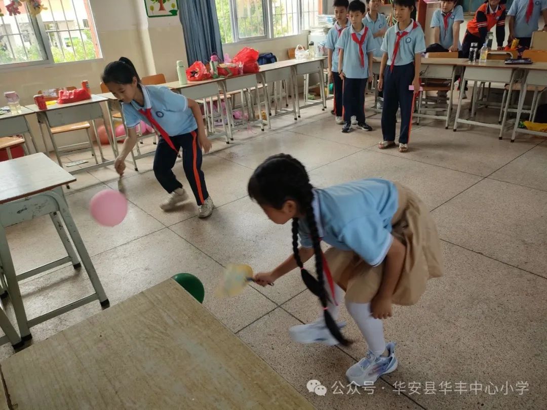 自“游”成长,“戏”趣童年——华丰中心小学举行庆“六一”游园活动 第23张 自“游”成长,“戏”趣童年——华丰中心小学举行庆“六一”游园活动 第23张