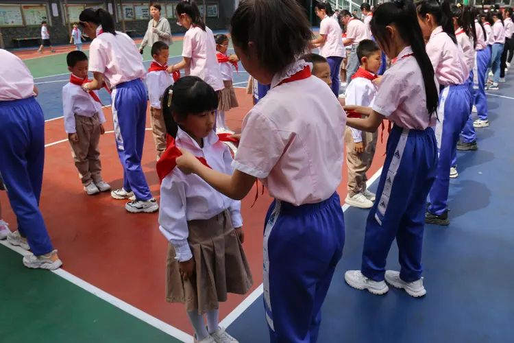 红领巾爱祖国!公园路小学少先队迎来120名新队员 第16张 红领巾爱祖国!公园路小学少先队迎来120名新队员 第16张