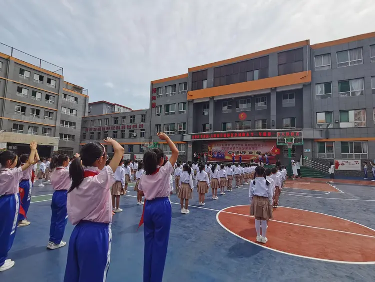 红领巾爱祖国!公园路小学少先队迎来120名新队员 第22张 红领巾爱祖国!公园路小学少先队迎来120名新队员 第22张