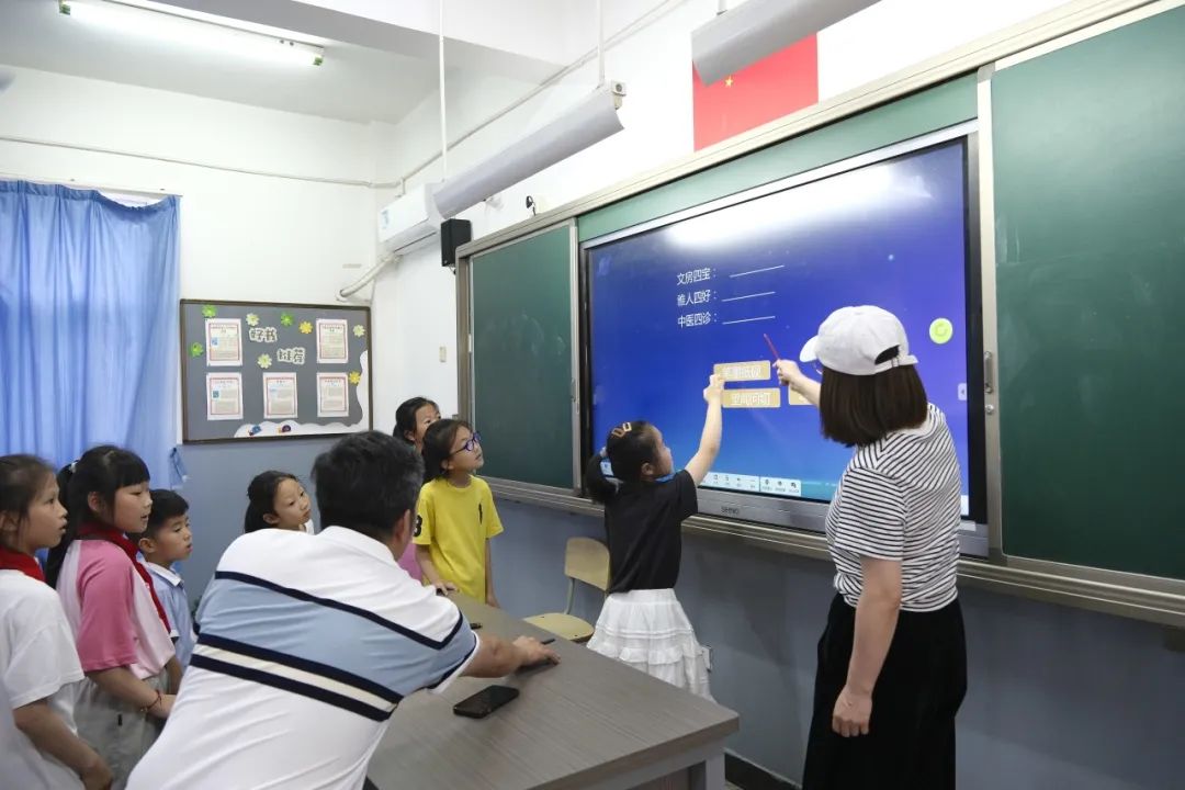 亦玩亦学,欢庆六一——水头镇实验小学六一游园暨项目学评活动 第7张 亦玩亦学,欢庆六一——水头镇实验小学六一游园暨项目学评活动 第7张