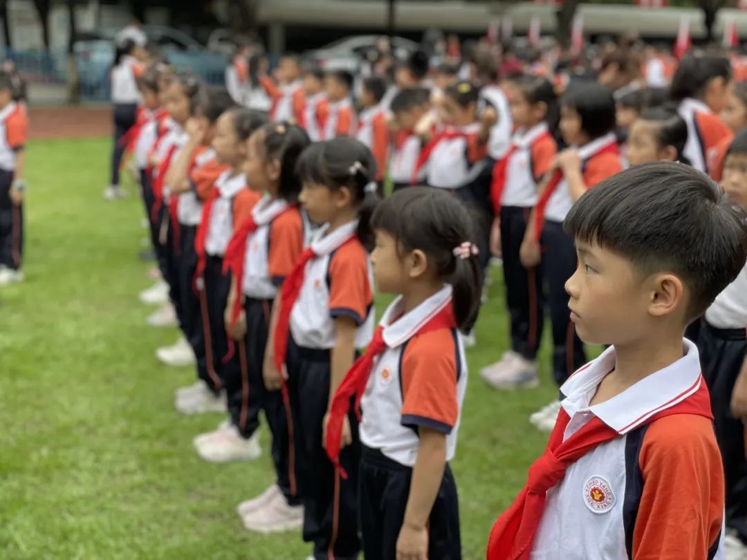 红领巾爱祖国——朝阳小学一年级第一批新队员入队仪式 第15张 红领巾爱祖国——朝阳小学一年级第一批新队员入队仪式 第15张