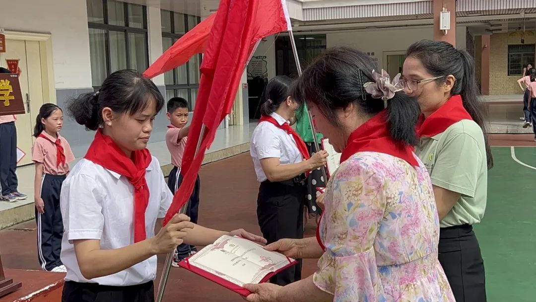 你好,少先队!——玉州区育苗小学2024年春一年级入队仪式 第19张 你好,少先队!——玉州区育苗小学2024年春一年级入队仪式 第19张