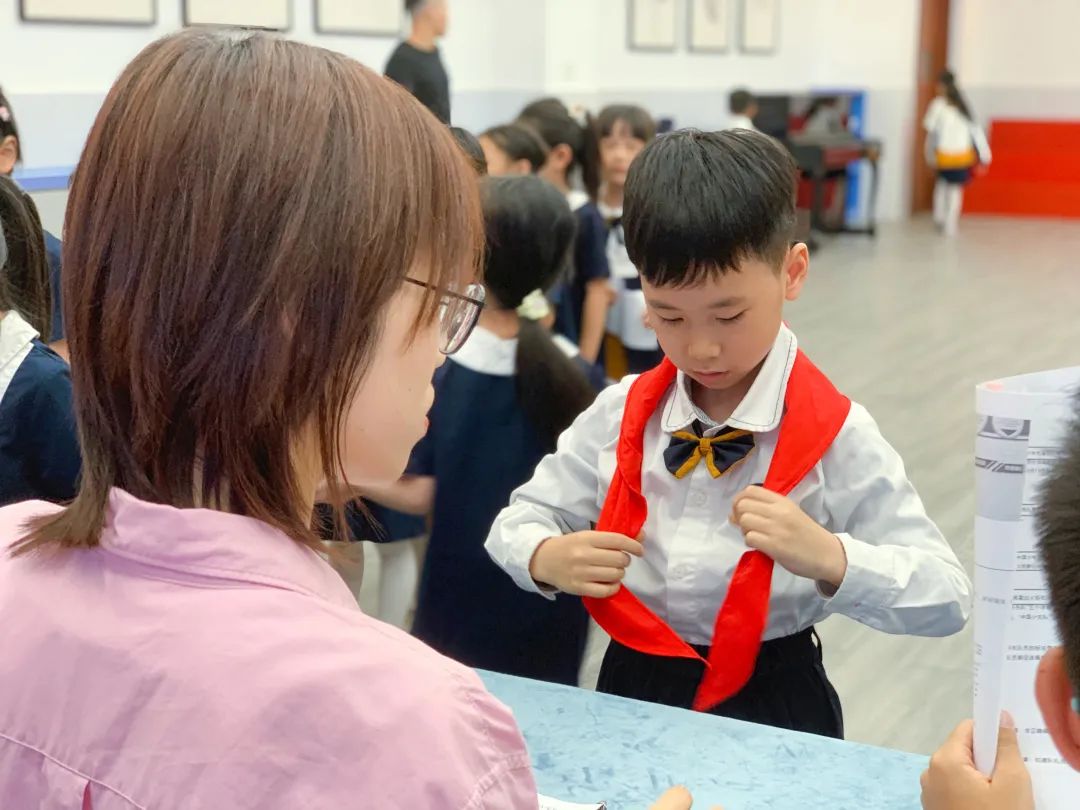 红领巾爱祖国 争做新时代好队员——龙泰小学举行2024年一年级新队员入队暨中队活动课系列活动 第19张 红领巾爱祖国 争做新时代好队员——龙泰小学举行2024年一年级新队员入队暨中队活动课系列活动 第19张