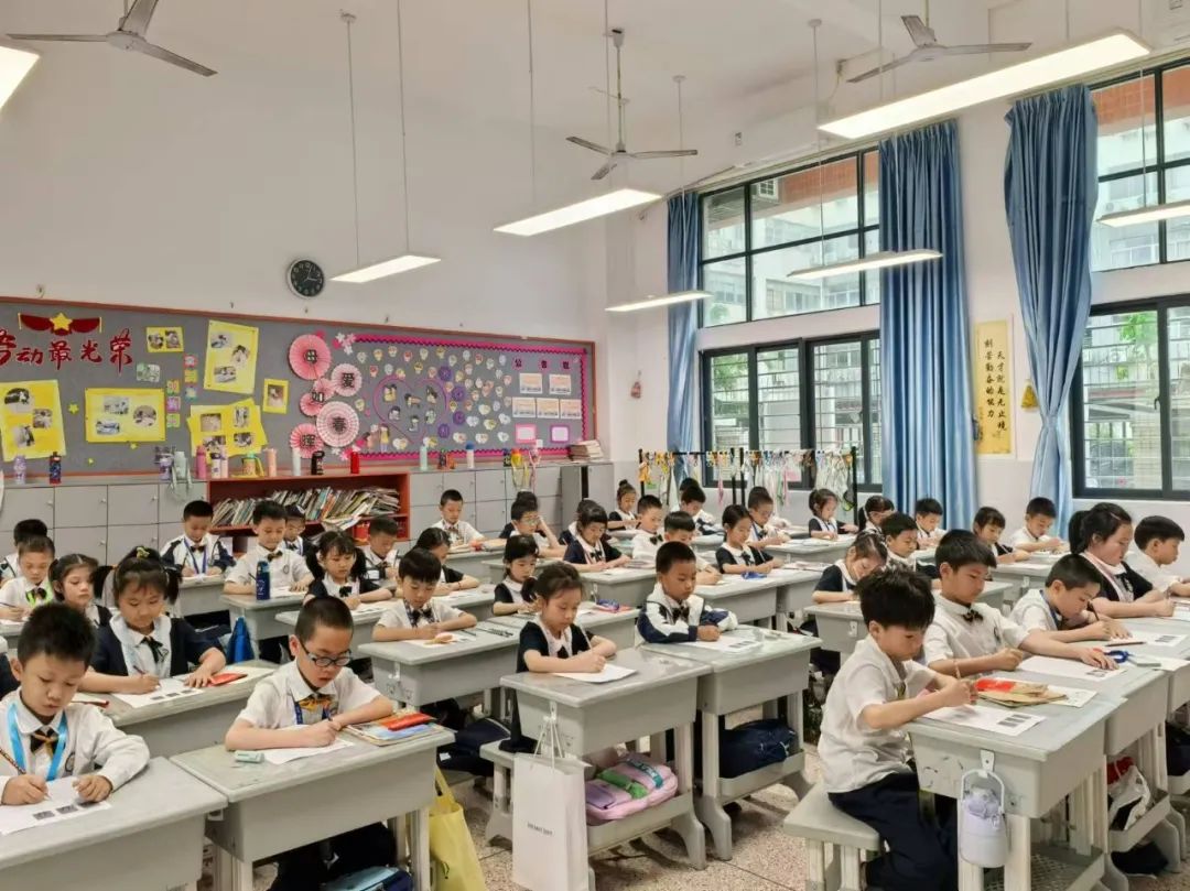 红领巾爱祖国 争做新时代好队员——龙泰小学举行2024年一年级新队员入队暨中队活动课系列活动 第13张 红领巾爱祖国 争做新时代好队员——龙泰小学举行2024年一年级新队员入队暨中队活动课系列活动 第13张