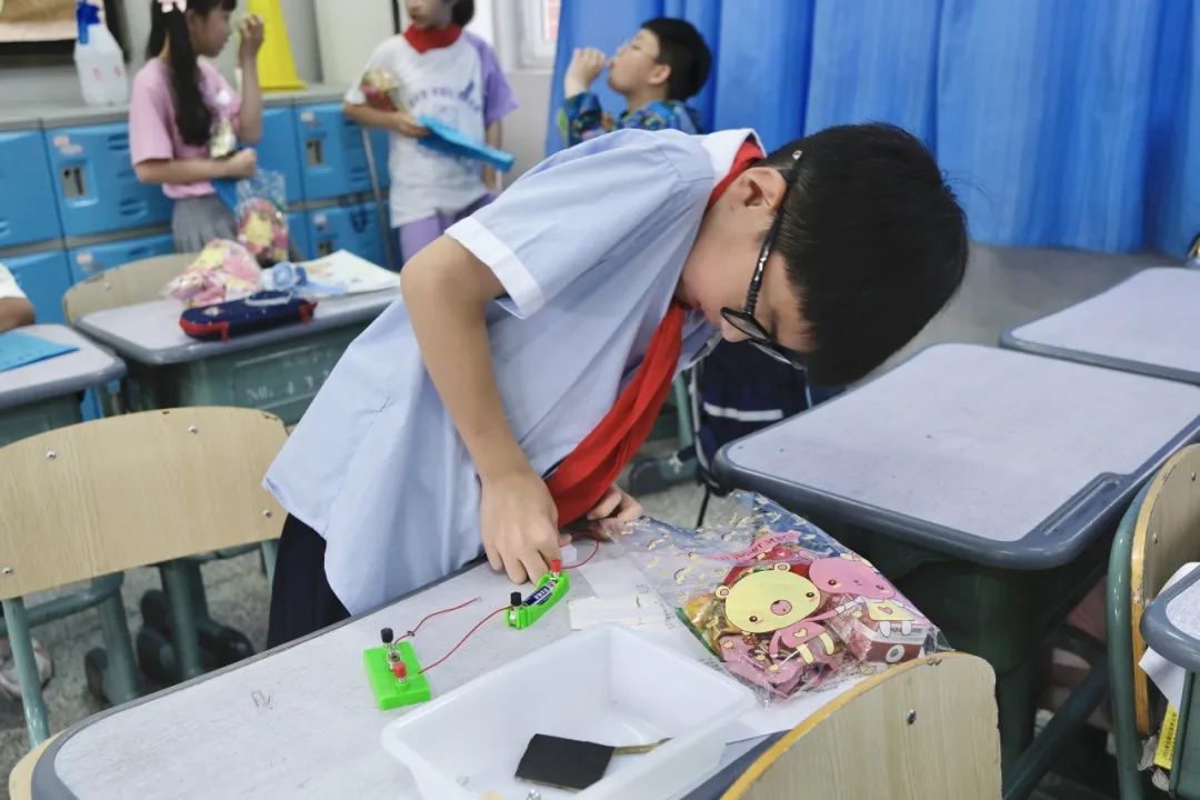 亦玩亦学,欢庆六一——水头镇实验小学六一游园暨项目学评活动 第38张 亦玩亦学,欢庆六一——水头镇实验小学六一游园暨项目学评活动 第38张