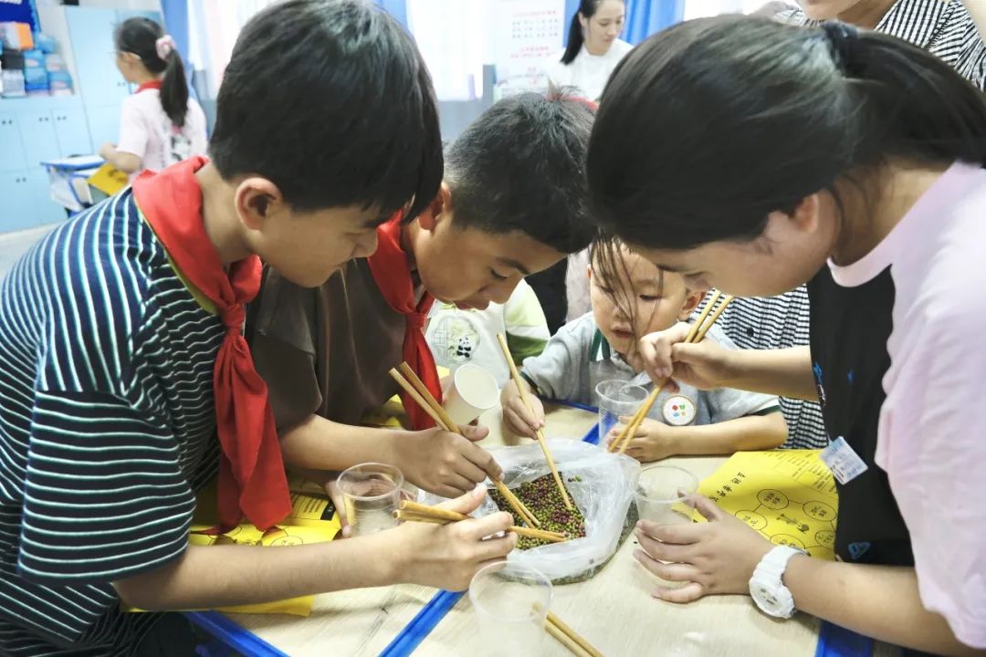 亦玩亦学,欢庆六一——水头镇实验小学六一游园暨项目学评活动 第43张 亦玩亦学,欢庆六一——水头镇实验小学六一游园暨项目学评活动 第43张