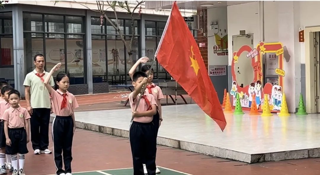 你好,少先队!——玉州区育苗小学2024年春一年级入队仪式 第7张 你好,少先队!——玉州区育苗小学2024年春一年级入队仪式 第7张