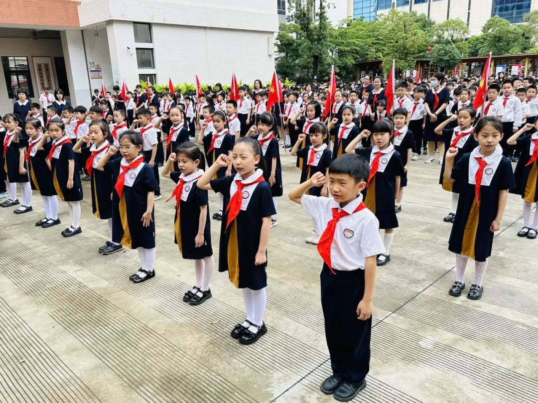 红领巾爱祖国 争做新时代好队员——龙泰小学举行2024年一年级新队员入队暨中队活动课系列活动 第39张 红领巾爱祖国 争做新时代好队员——龙泰小学举行2024年一年级新队员入队暨中队活动课系列活动 第39张