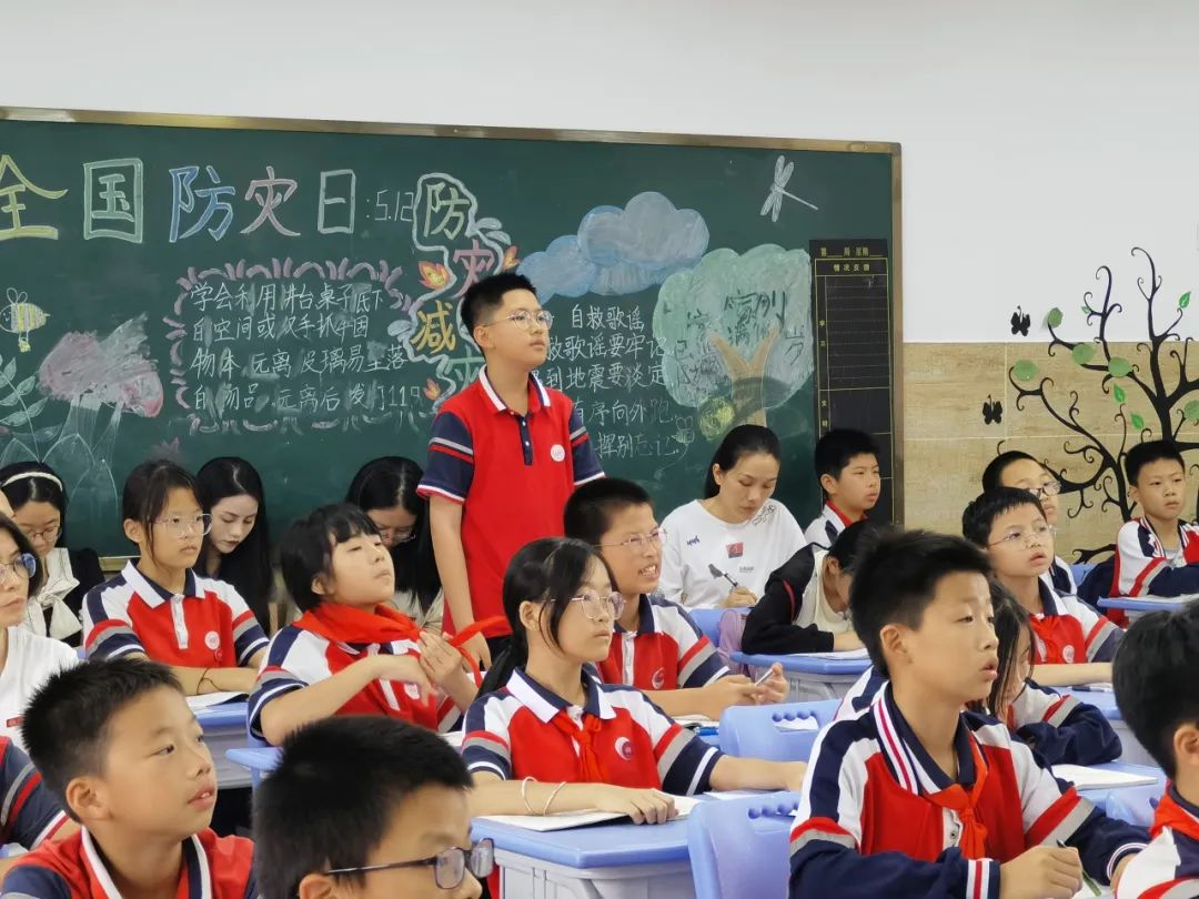 【兴安小学】研途花开夏冉冉 见贤思齐共耕耘——兴安小学第十四周语文教研活动 第5张