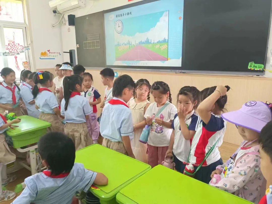 【幼小衔接】初探小学 “幼”见成长——下淀中心幼儿园大班参观小学活动 第58张