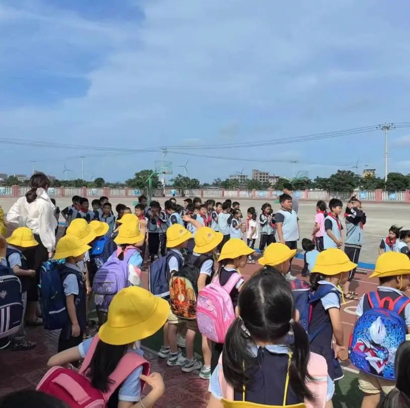 【幼小衔接】“趣”见小学,“幼”见美好——漳浦县六鳌第二中心幼儿园大班参观小学活动 第88张