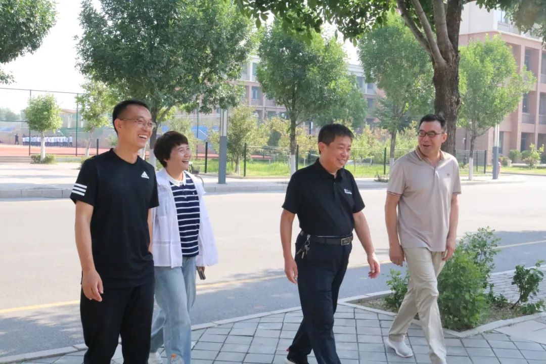 【泉引桥•春晖】小学零距离 成长初体验——幼儿园参观小学活动 第4张 【泉引桥•春晖】小学零距离 成长初体验——幼儿园参观小学活动 第4张