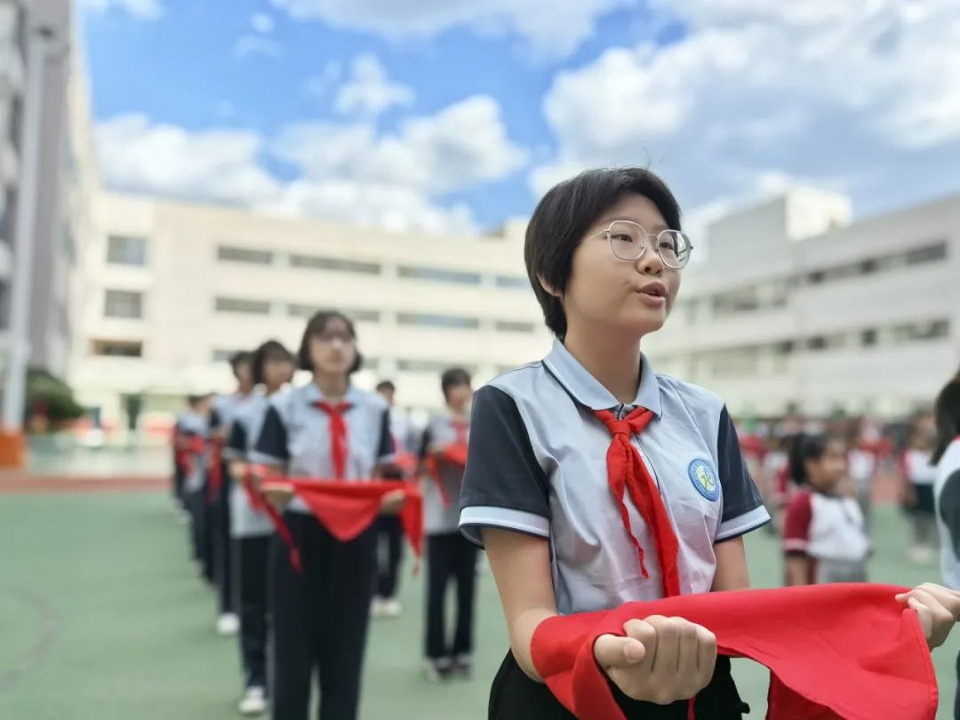 【万达小学·红领巾】冀疆少年手拉手 高举队旗跟党走————一年级新队员入队仪式 第32张 【万达小学·红领巾】冀疆少年手拉手 高举队旗跟党走————一年级新队员入队仪式 第32张